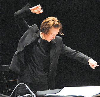 Conductor Susanna malkki ed the New World symphony in music of (mostly) Finnish composers Saturday night.