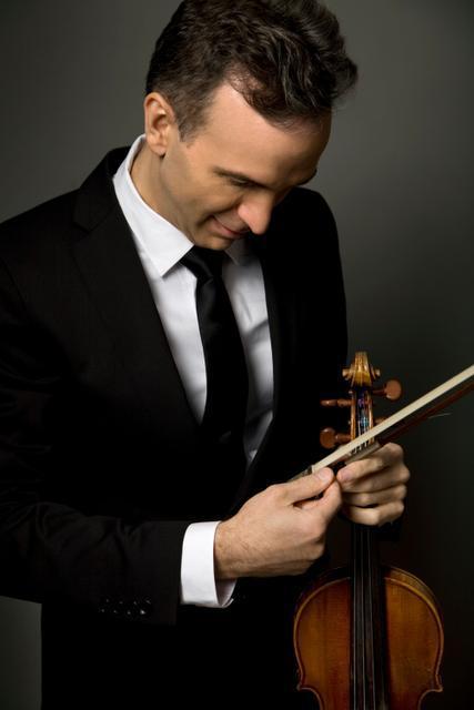 Gil Shaham performed Korngold's Violin Concerto Friday night with the Cleveland Orchestra at the Arsht Center in Miami.