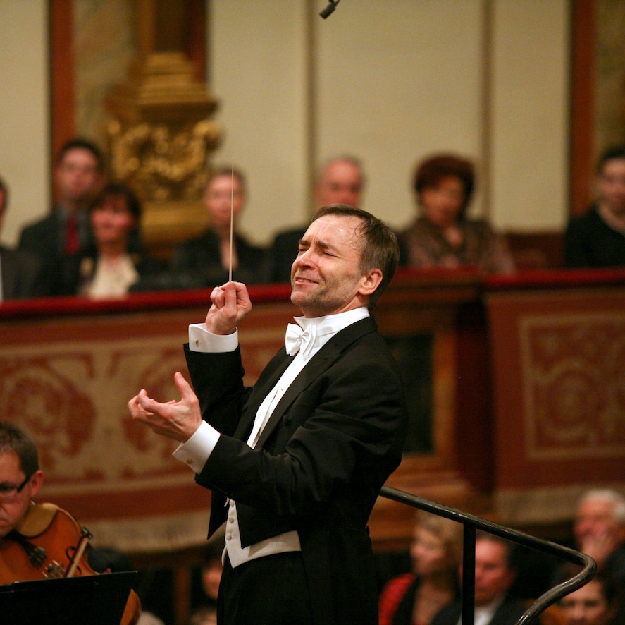 Boguslaw Dawidow conducted the Haifa Symphony Orchestra Tuesday night at the Kravis Center in West Palm Beach.
