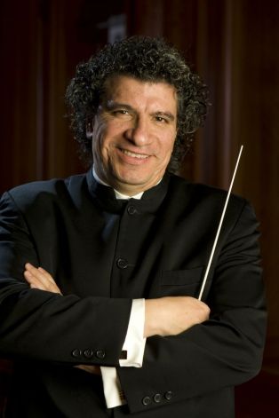 Giancarlo Guerrero conducted the Cleveland Orchestra in Gustav Holst's "The Planets" Friday night at the Arsht Center.