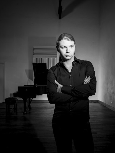 Denis Kozhukhin performed a recital Tuesday night for Friends of Chamber Music in Coral Gables.