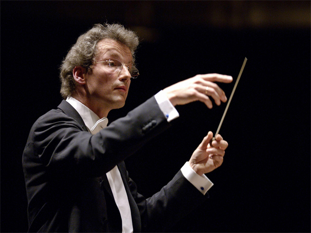 Franz Welser-Möst conducted the Cleveland Orchestra in Mahler's Symphony No. 6 Friday night at the Arsht Center.