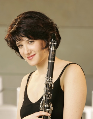 Sharon Kam performed the Mozart Clarinet Concerto with the Australian Chamber Orchestra Wednesday night at the Broward Center.