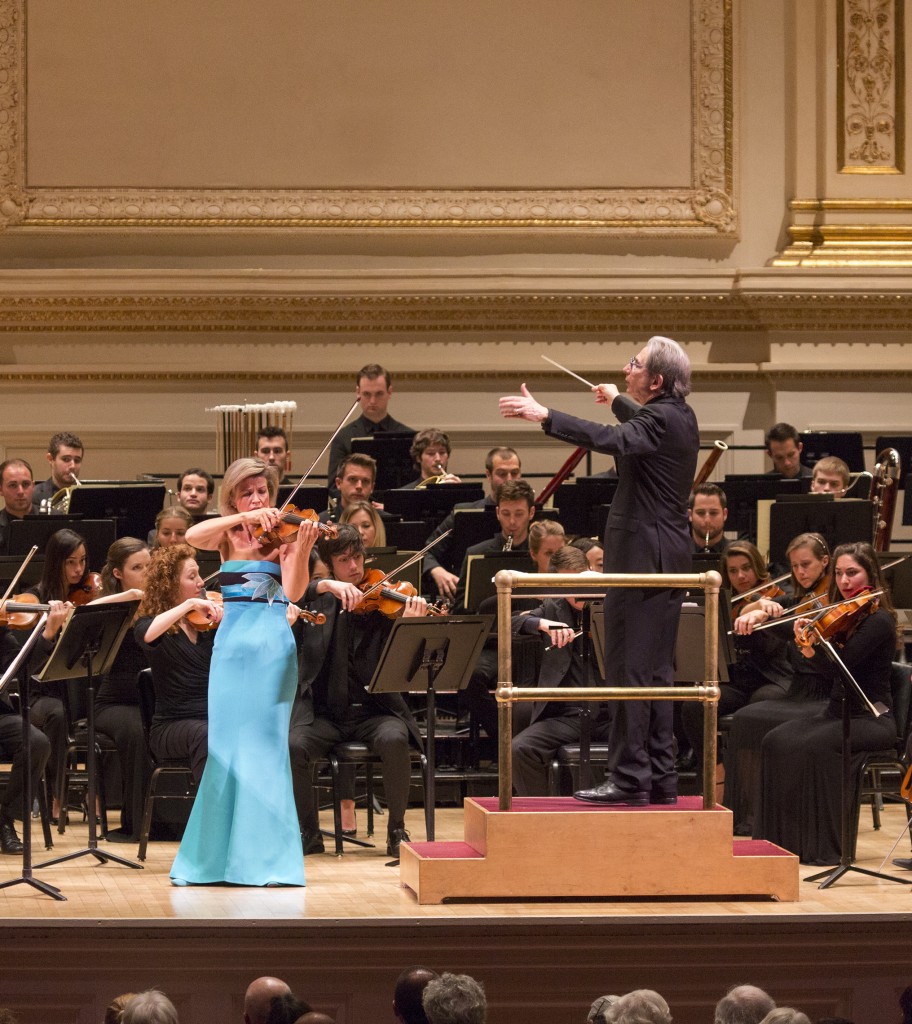 Anne-Sophie Mutter performs with Michael Tilson Thomas and the New World Symphony Tuesday night at Carnegie Hall. Photo: Richard Termine