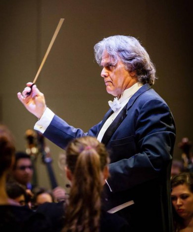 Thomas Sleeper conducted the Frost Symphony Orchestra Friday night at Gusman Concert Hall.