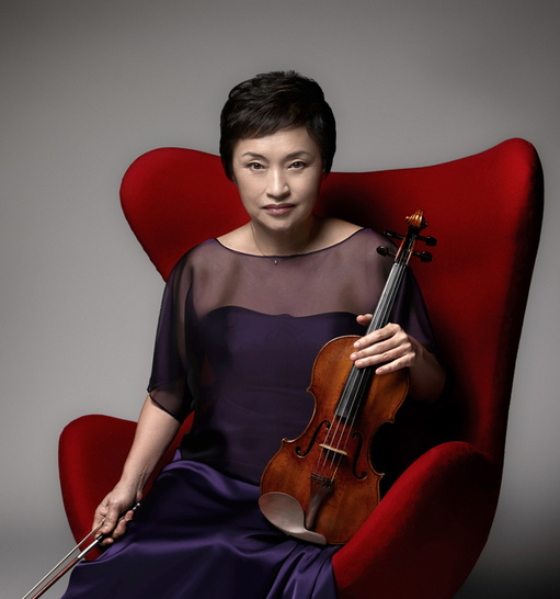 Violinist Kyung-Wha Chung performed at the Frost Chopin Festival Thursday night. Photo: Kang Taewook