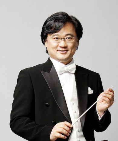 E. J. Yoon conducted Seraphic Fire in a program of Korean choral music Wednesday night in Miami.